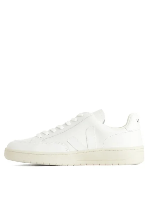 Veja V12 Trainers