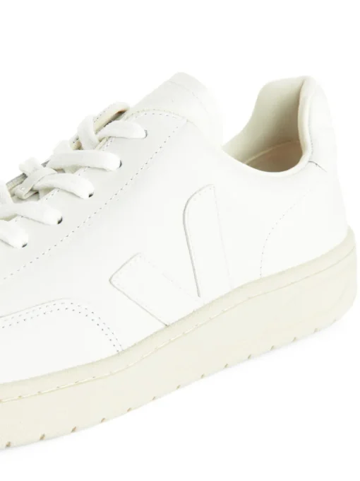 Veja V12 Trainers